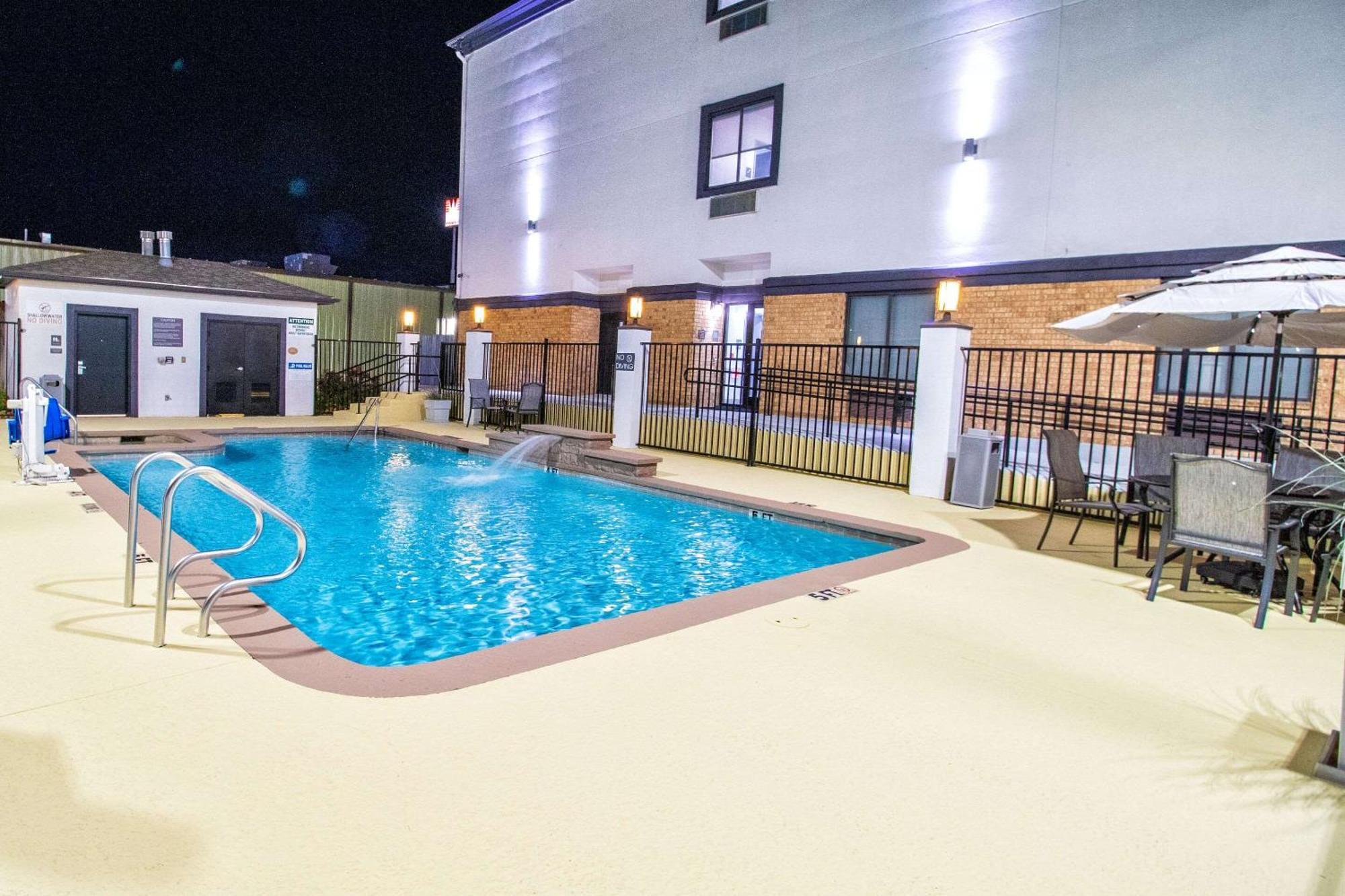 Best Western Plus Schulenburg Inn & Suites Екстериор снимка