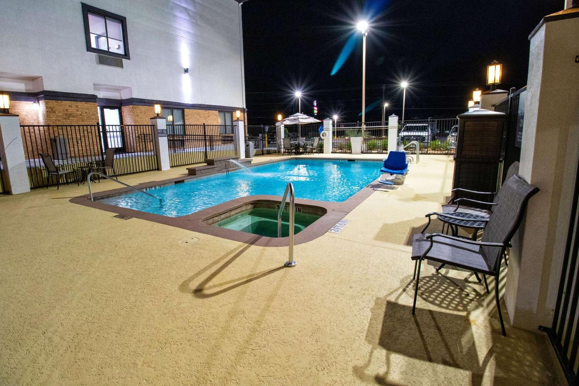 Best Western Plus Schulenburg Inn & Suites Екстериор снимка