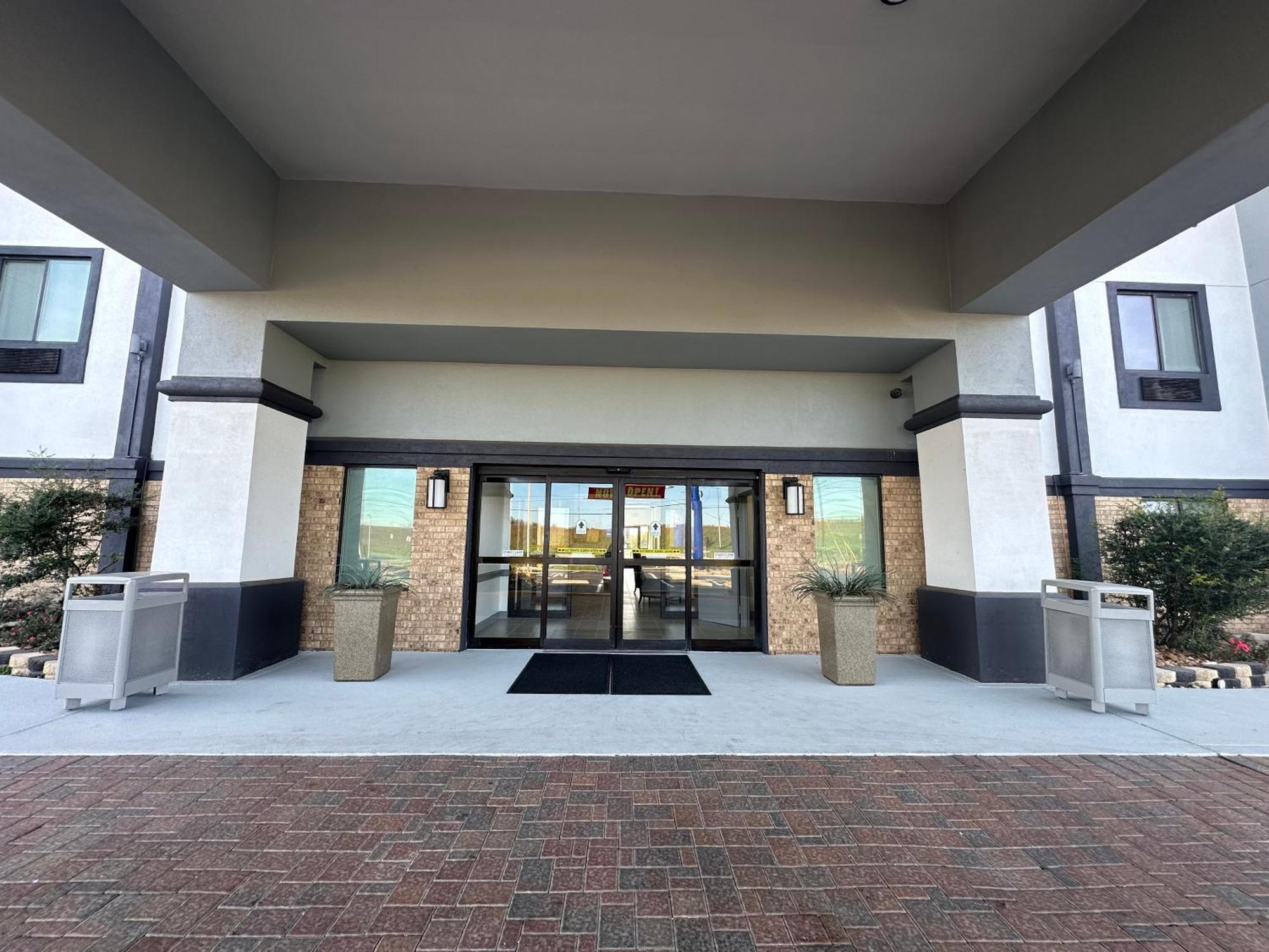 Best Western Plus Schulenburg Inn & Suites Екстериор снимка